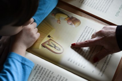 Interviu+cu+Emanuel+Con%C8%9Bac+de+la+Institutul+Teologic+Penticostal+din+Bucure%C8%99ti%3A+%C3%8En+textul+biblic%2C+nuiaua+func%C8%9Bioneaz%C4%83+adesea+ca+simbol+al+disciplin%C4%83rii_520670