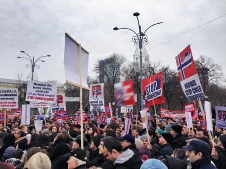 media_145581238446111200